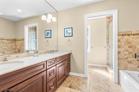 37 Hemlock Road Livingston NJ 07039