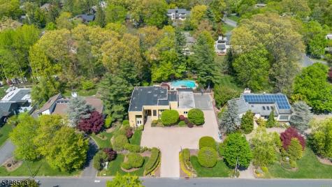 37 Hemlock Road Livingston NJ 07039