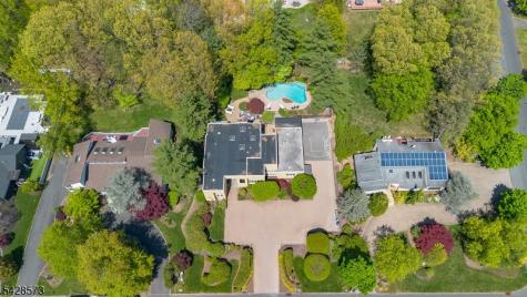 37 Hemlock Road Livingston NJ 07039