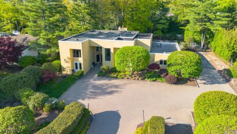 37 Hemlock Road Livingston NJ 07039