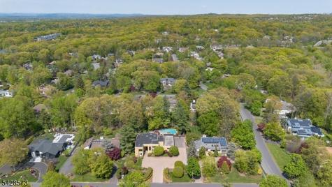 37 Hemlock Road Livingston NJ 07039