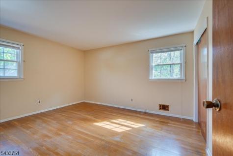 106 Winding Road Woodbridge NJ 08830