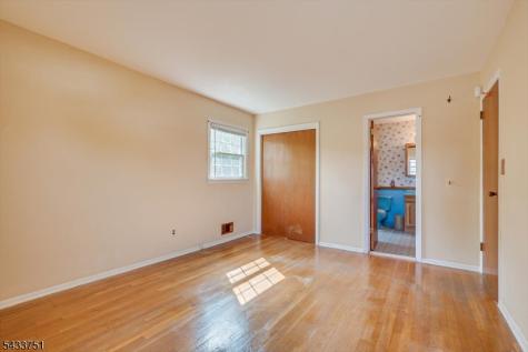 106 Winding Road Woodbridge NJ 08830