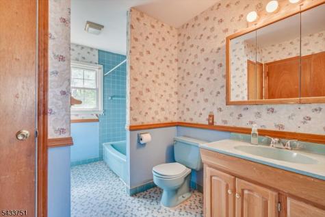 106 Winding Road Woodbridge NJ 08830
