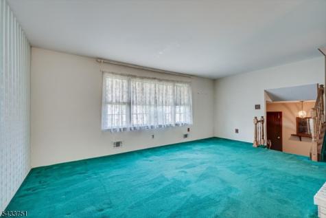 106 Winding Road Woodbridge NJ 08830