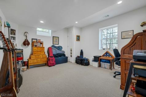 1 Bell Court Chester NJ 07930
