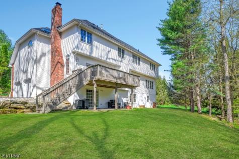 1 Bell Court Chester NJ 07930