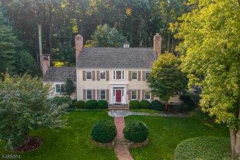 4 Barberry Row Chester NJ 07930