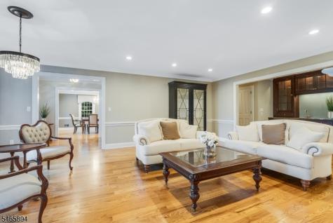 4 Barberry Row Chester NJ 07930