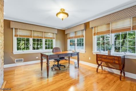 4 Barberry Row Chester NJ 07930