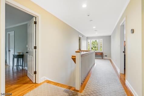 4 Barberry Row Chester NJ 07930