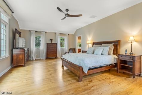 4 Barberry Row Chester NJ 07930