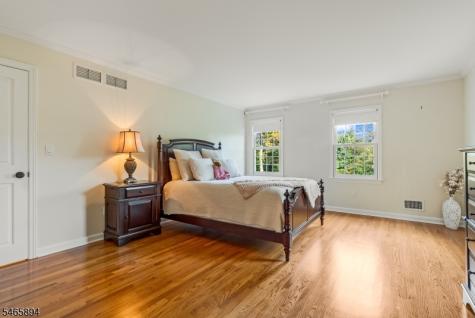 4 Barberry Row Chester NJ 07930
