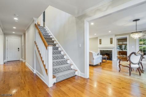 4 Barberry Row Chester NJ 07930