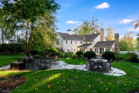 4 Barberry Row Chester NJ 07930