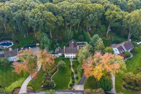 4 Barberry Row Chester NJ 07930