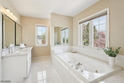1913 Gary Road Greenwich NJ 08886
