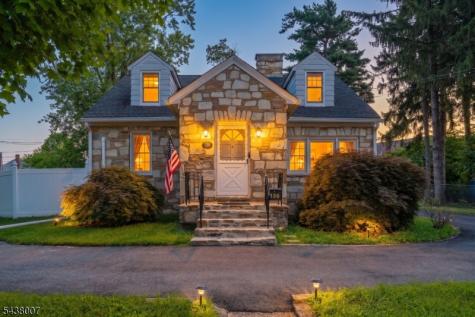 136 Glendale Drive Ewing NJ 08618