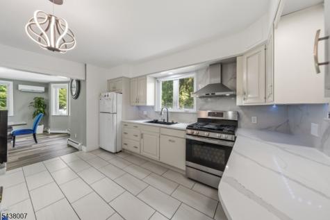136 Glendale Drive Ewing NJ 08618