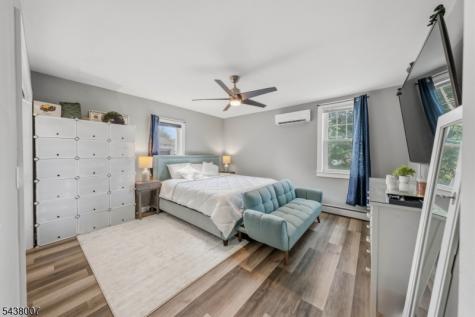 136 Glendale Drive Ewing NJ 08618