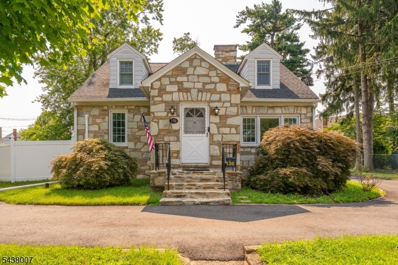 136 Glendale Drive Ewing NJ 08618
