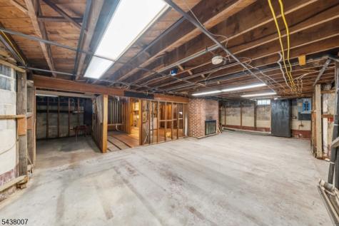 136 Glendale Drive Ewing NJ 08618
