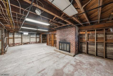 136 Glendale Drive Ewing NJ 08618