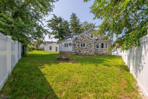 136 Glendale Drive Ewing NJ 08618