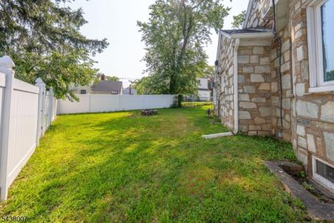 136 Glendale Drive Ewing NJ 08618