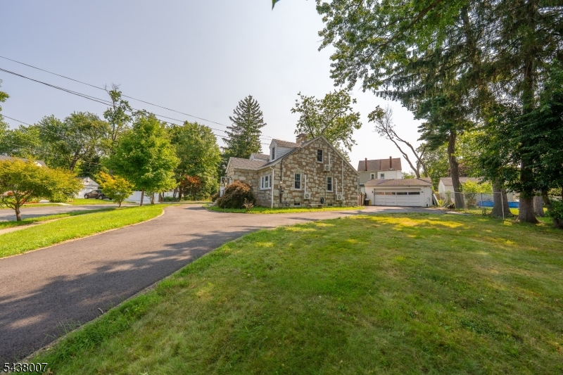136 Glendale Drive Ewing NJ 08618