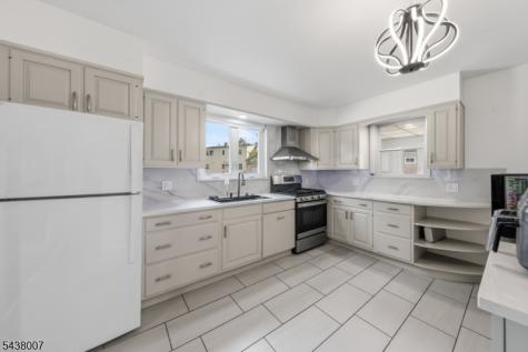 136 Glendale Drive Ewing NJ 08618