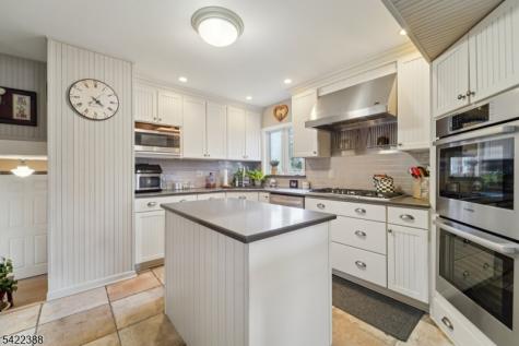 15 Ella Lane Wayne NJ 07470