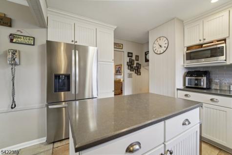 15 Ella Lane Wayne NJ 07470