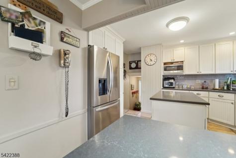 15 Ella Lane Wayne NJ 07470