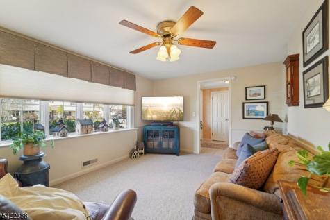 15 Ella Lane Wayne NJ 07470