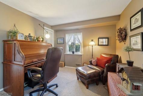 15 Ella Lane Wayne NJ 07470