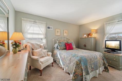15 Ella Lane Wayne NJ 07470