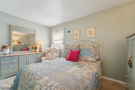 15 Ella Lane Wayne NJ 07470