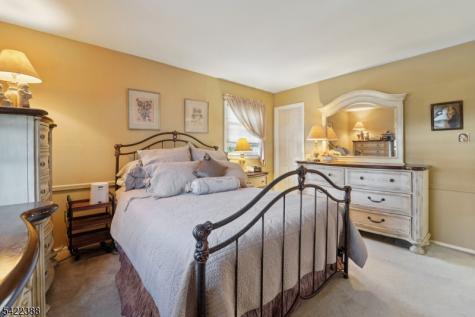 15 Ella Lane Wayne NJ 07470