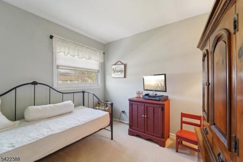 15 Ella Lane Wayne NJ 07470