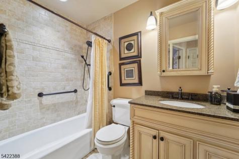 15 Ella Lane Wayne NJ 07470