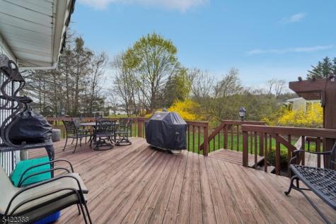 15 Ella Lane Wayne NJ 07470