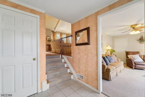 15 Ella Lane Wayne NJ 07470