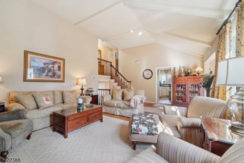 15 Ella Lane Wayne NJ 07470
