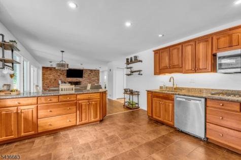 20 Conkling Road Roxbury NJ 07836