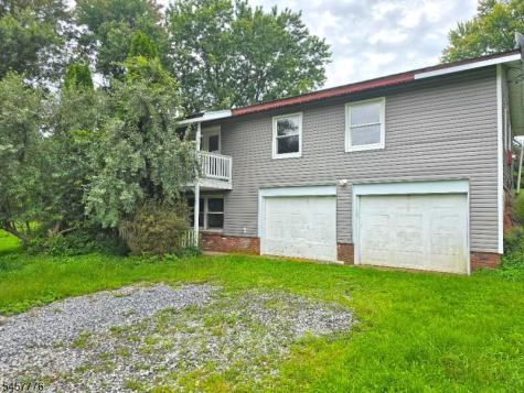 7 Jeanette Lane Holland NJ 08848