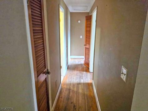 7 Jeanette Lane Holland NJ 08848