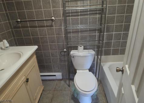 7 Jeanette Lane Holland NJ 08848