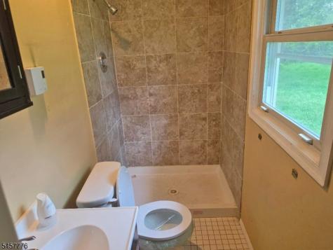 7 Jeanette Lane Holland NJ 08848