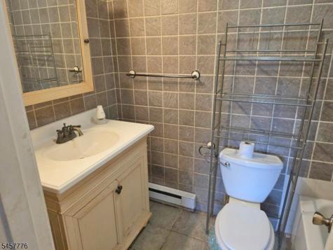 7 Jeanette Lane Holland NJ 08848